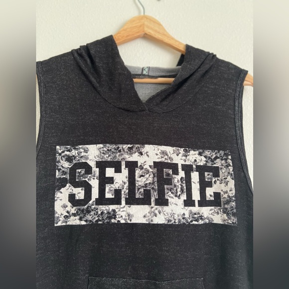 Workout gym top - Picture 3 of 4